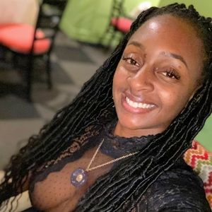 Meet your Posher, Krystal